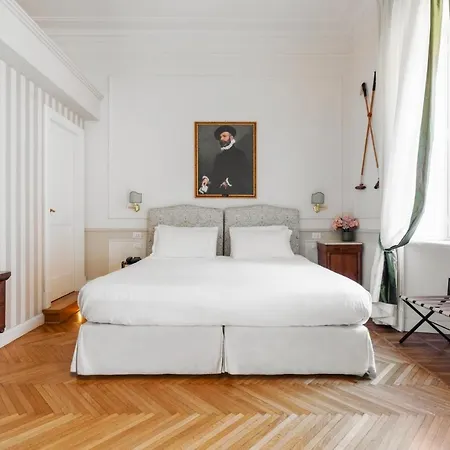 雷莱斯唐娜鲁斯西亚旅馆 招待所 4*